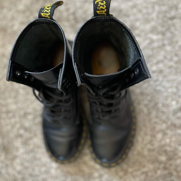 Woman’s Dr. Martens Boots - Picture 2 of 3